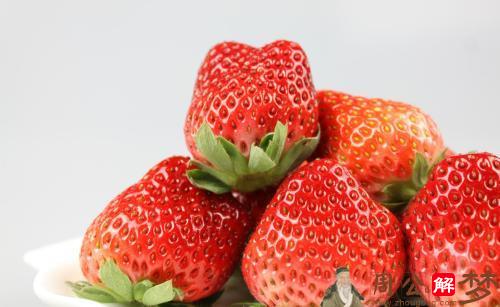 梦见摘草莓草莓不熟