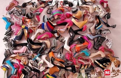 女人梦见很多鞋子